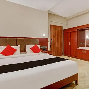 *** Hotel Super Townhouse Kizhakkambalam Tourist India