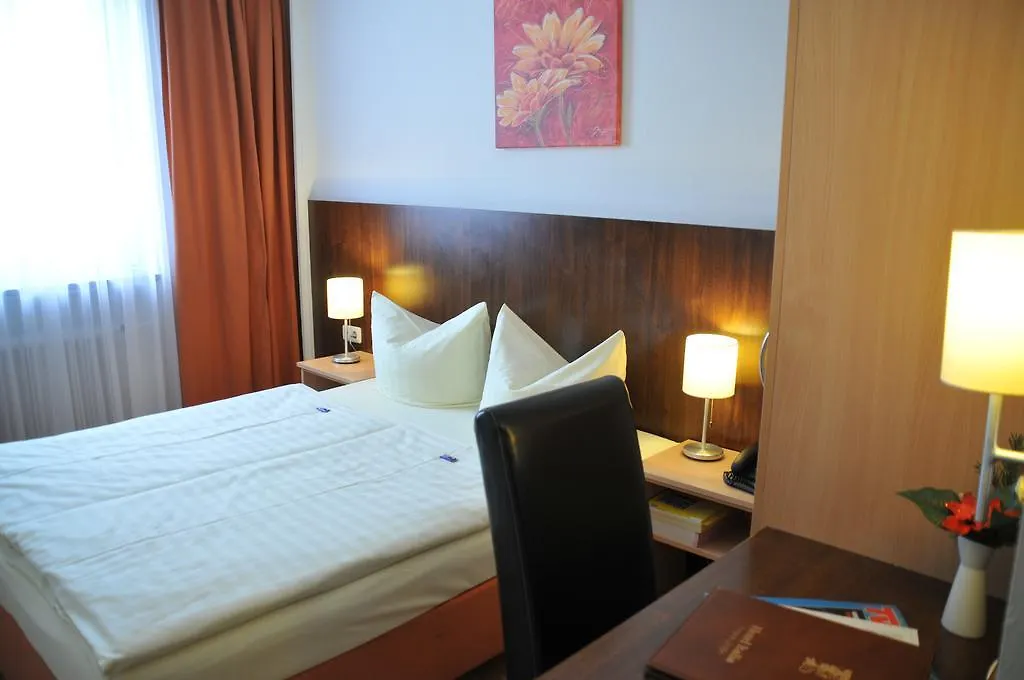 Hotel Italia Munich 3*,